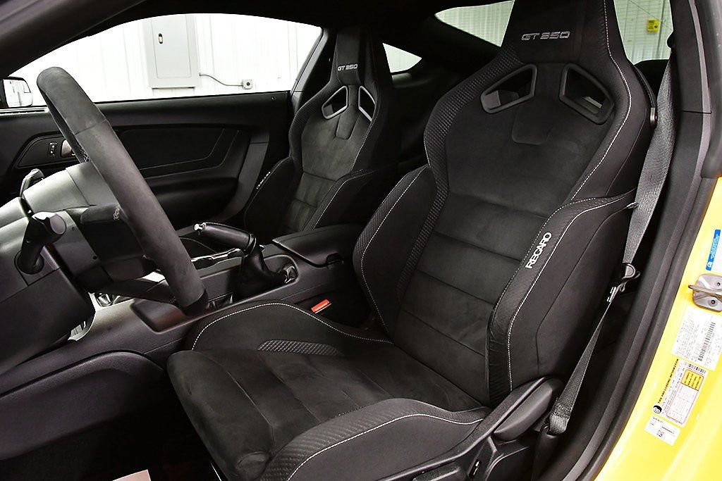 Used 2016 Ford Mustang Shelby GT350 w/ Track Package image 25