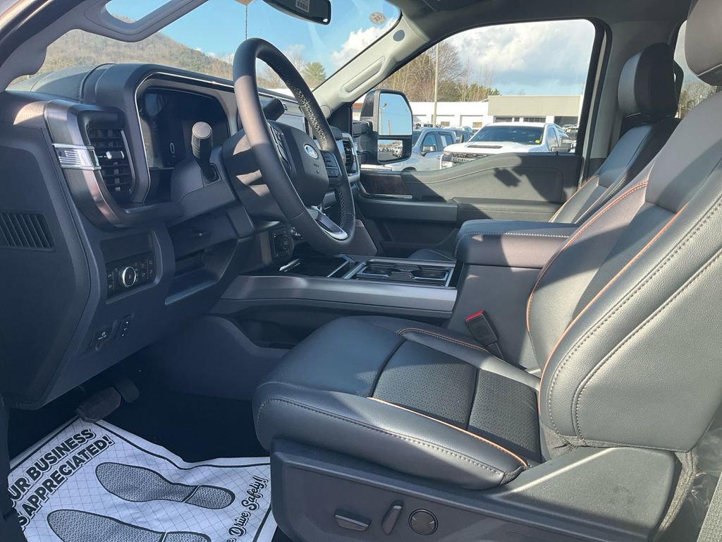 New 2026 Ford F250 Lariat w/ Black Appearance Package image 15