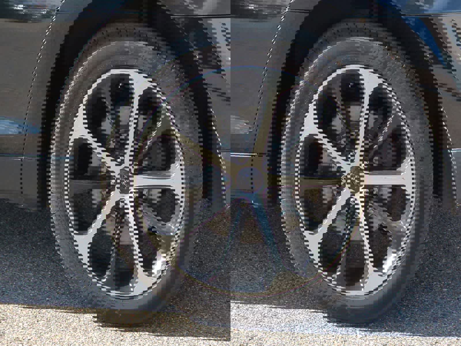 Used 2015 Ford Taurus SHO w/ Technology Package image 14