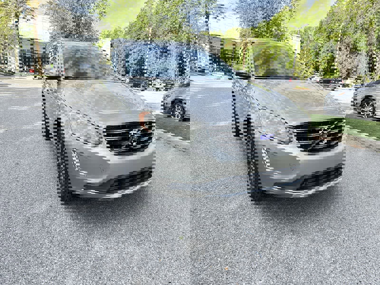 Used 2016 Volvo XC60 T6 FWD image 8