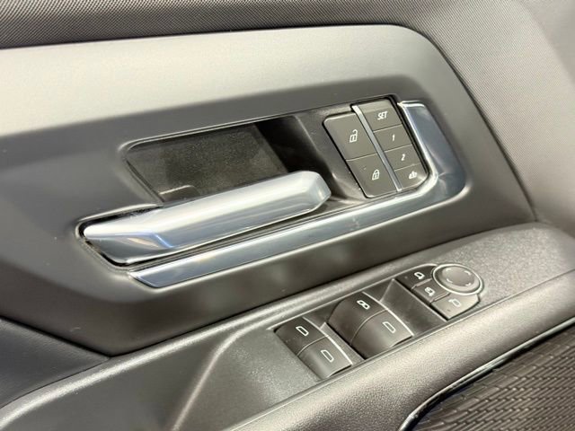 Used 2025 Chevrolet Silverado EV LT image 16