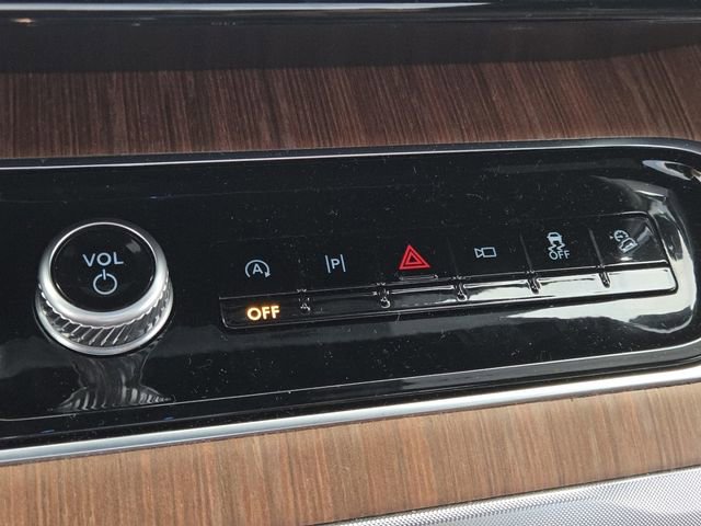 Used 2025 Ford Expedition Max King Ranch image 9