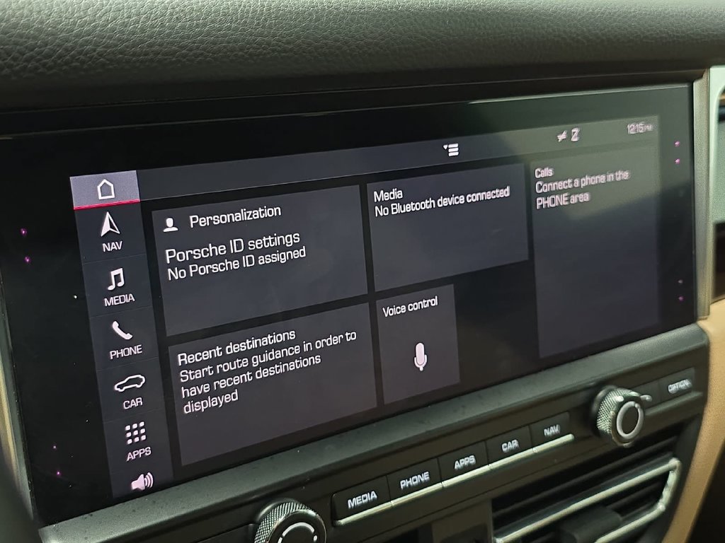 Certified 2019 Porsche Macan AWD/4WD image 16