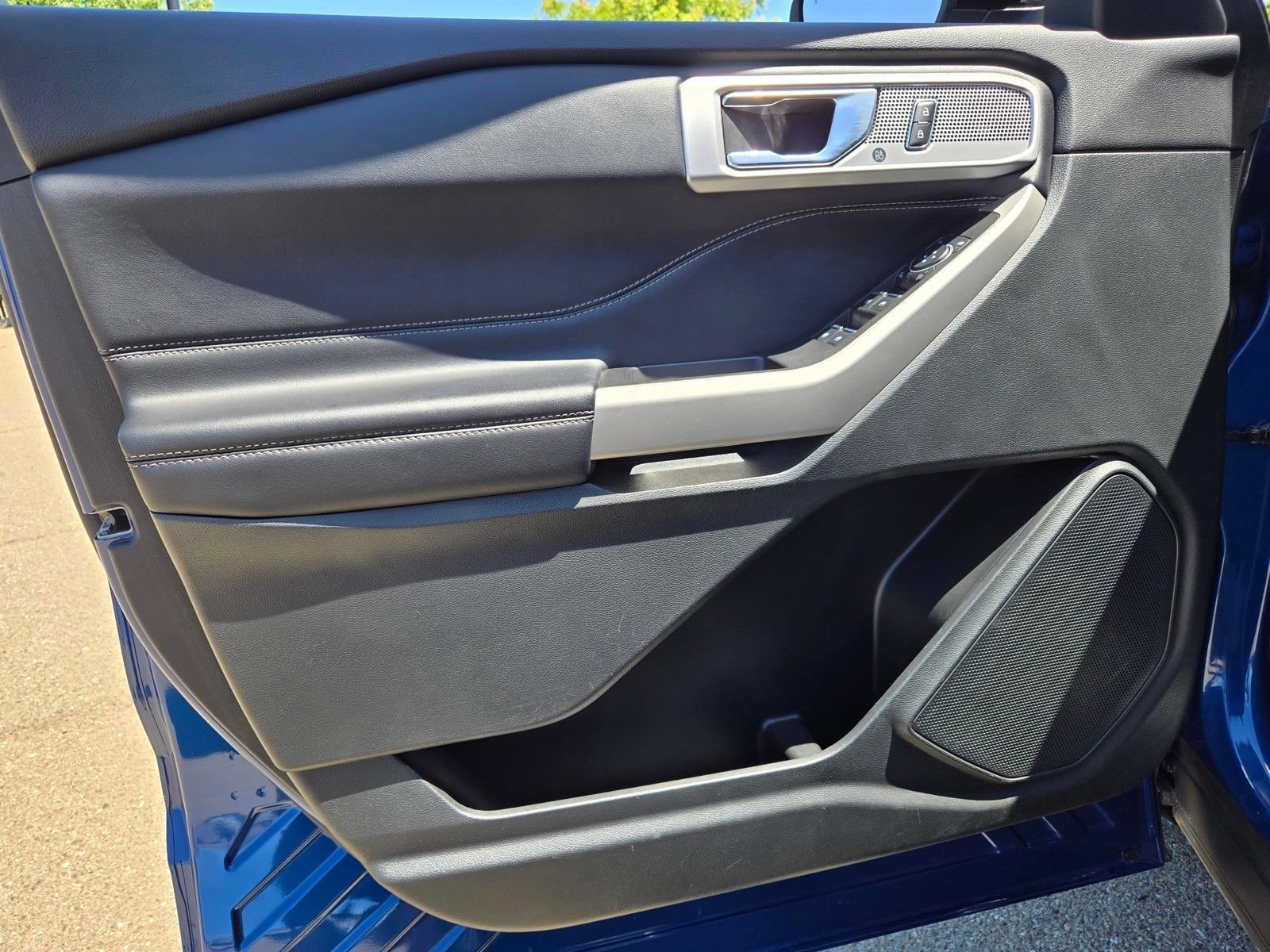 Used 2023 Ford Explorer Limited RWD image 14