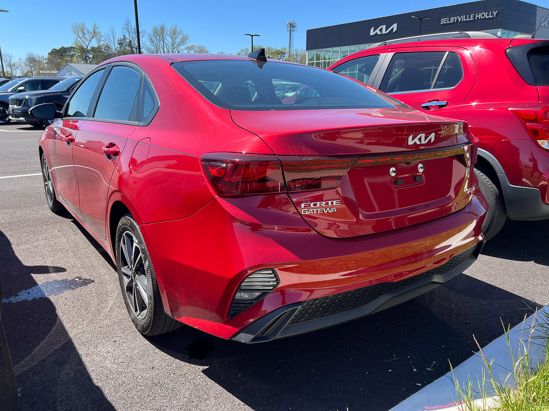 Used 2024 Kia Forte LXS w/ LXS Technology Package FWD image 2