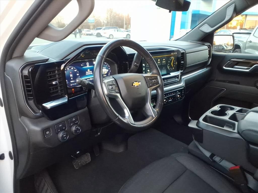 Used 2022 Chevrolet Silverado 1500 LT image 13