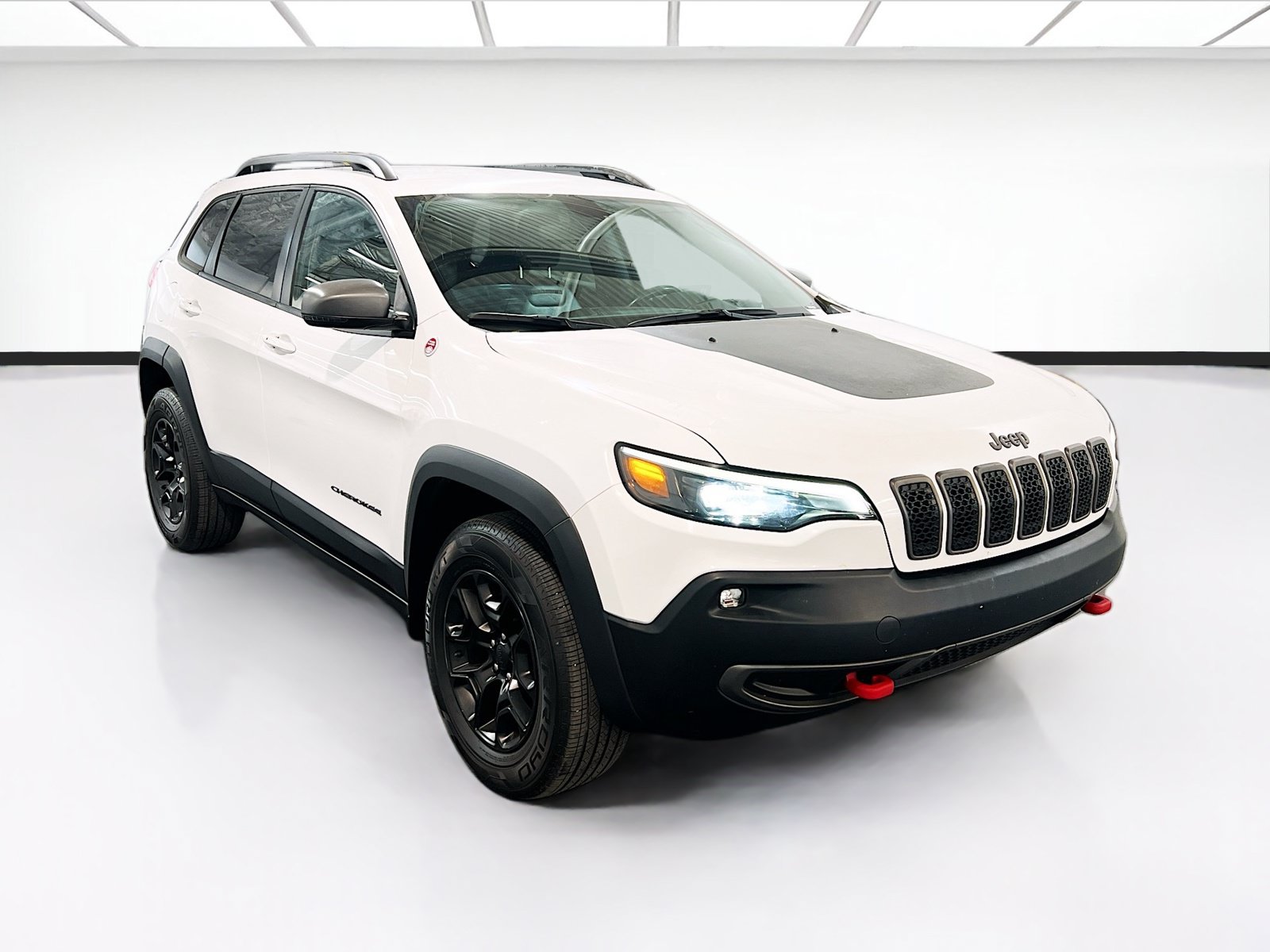 Used 2019 Jeep Cherokee Trailhawk w/ Trailer Tow Group AWD/4WD image 3