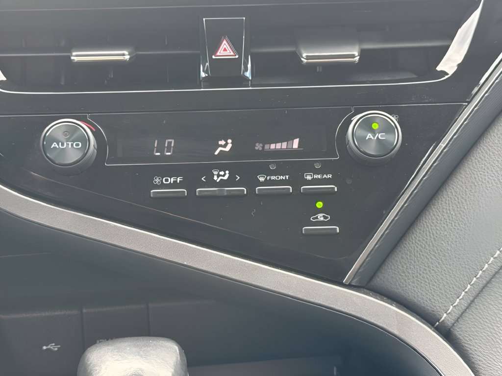 Used 2021 Toyota Camry SE FWD image 19