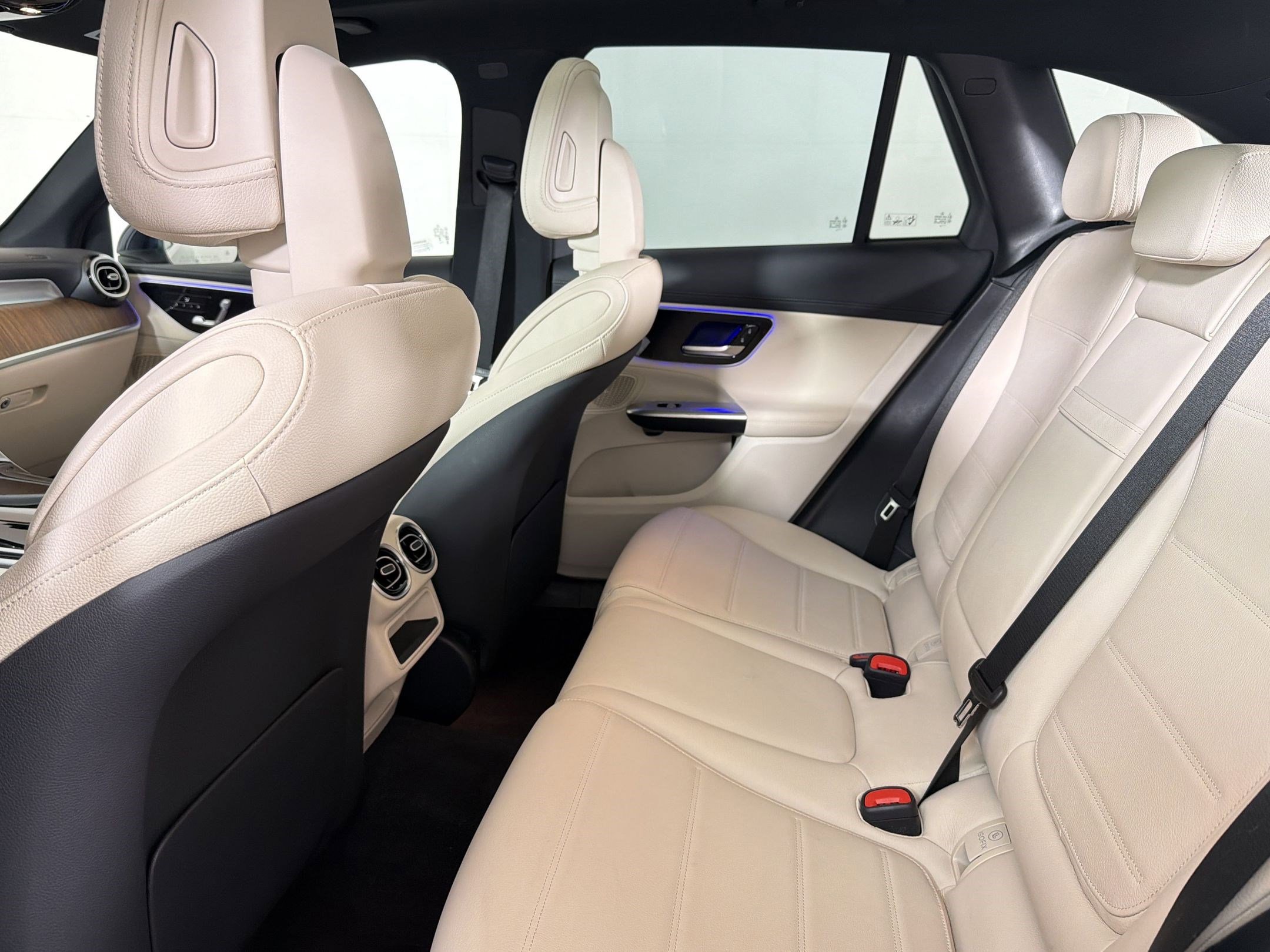 Used 2024 Mercedes-Benz GLC 300 image 25