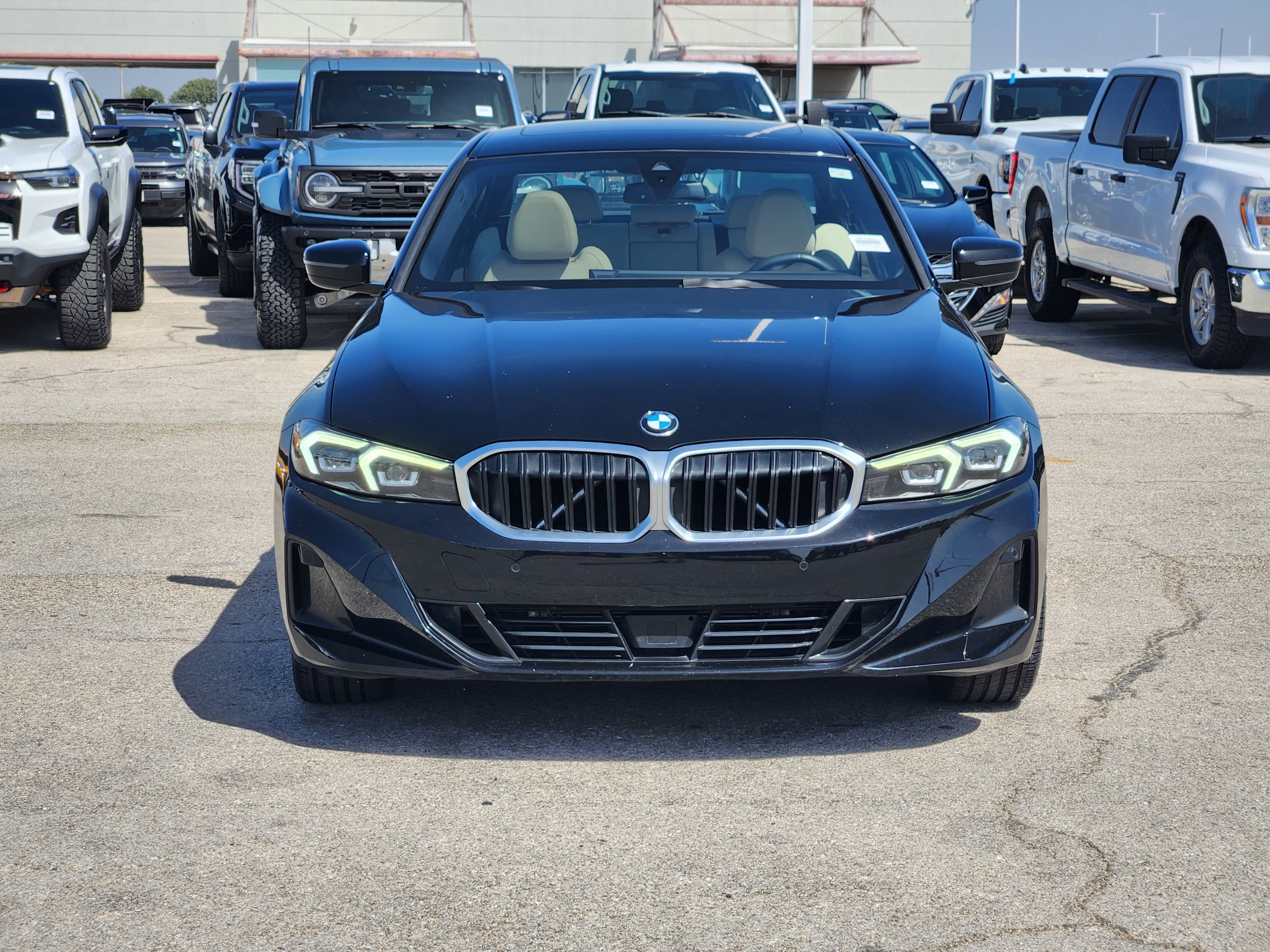 Used 2025 BMW 330i Sedan RWD image 2