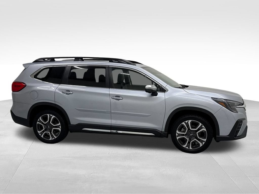 Used 2023 Subaru Ascent Limited w/ Technology Package AWD/4WD image 8