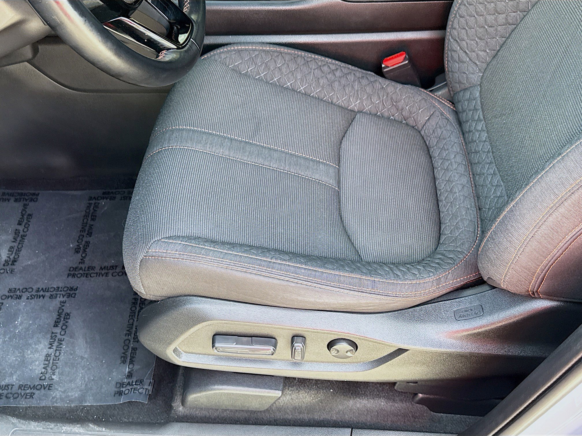 Used 2023 Honda Pilot Sport image 17