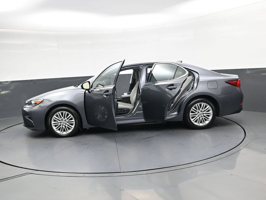 Used 2017 Lexus ES 350 w/ Premium Package FWD image 40