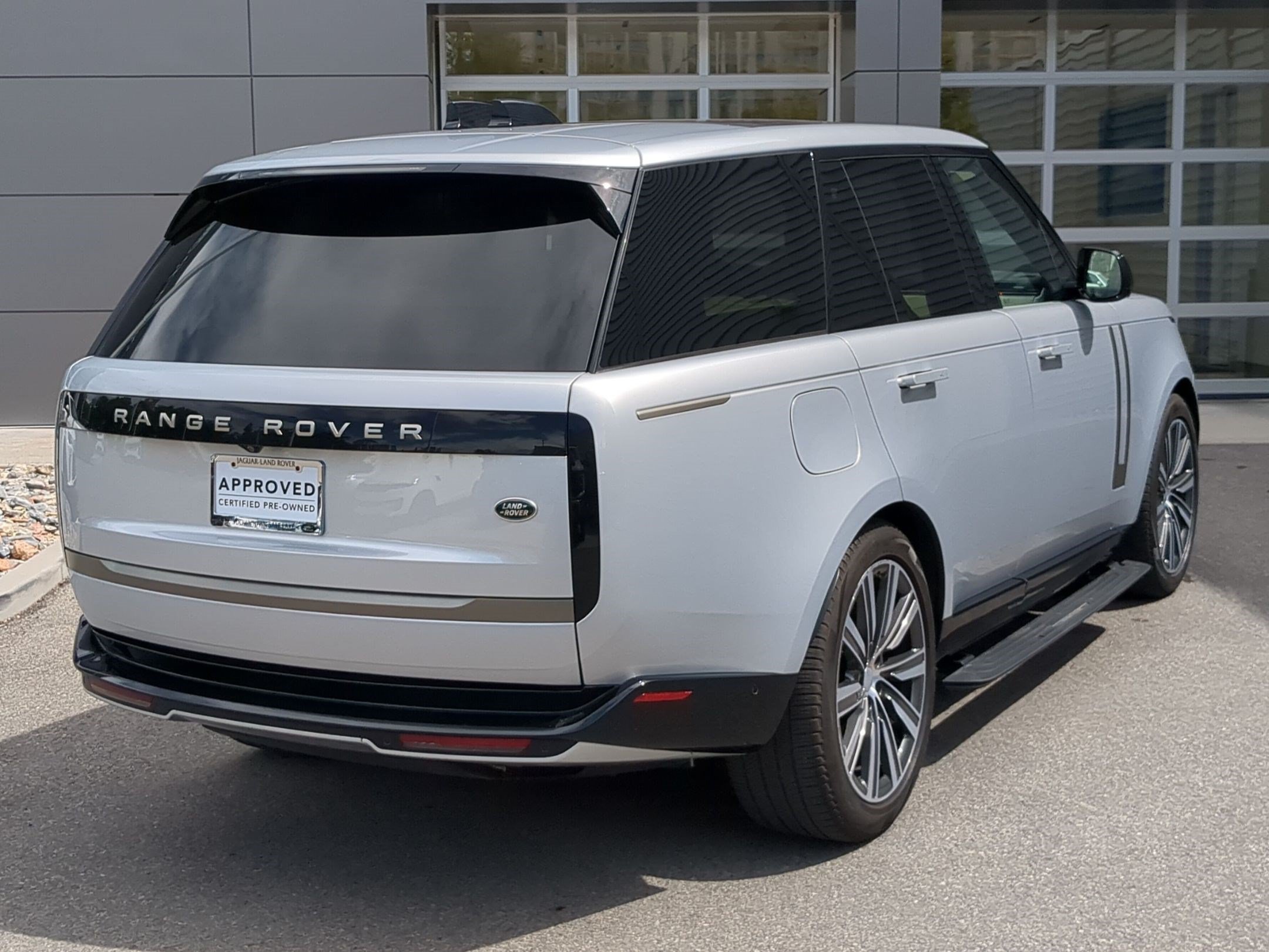 Used 2023 Land Rover Range Rover SE AWD/4WD image 7