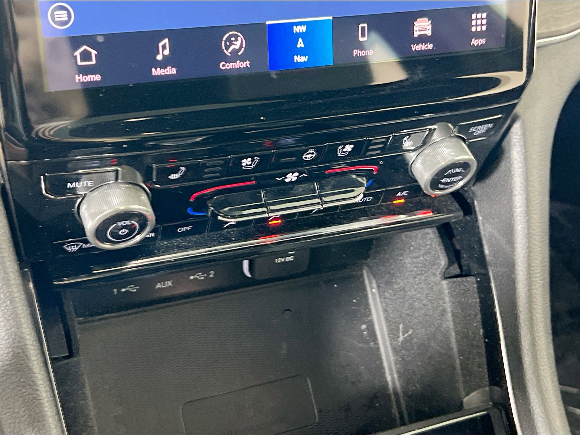 Used 2022 Jeep Grand Cherokee Overland w/ Luxury Tech Group IV image 16