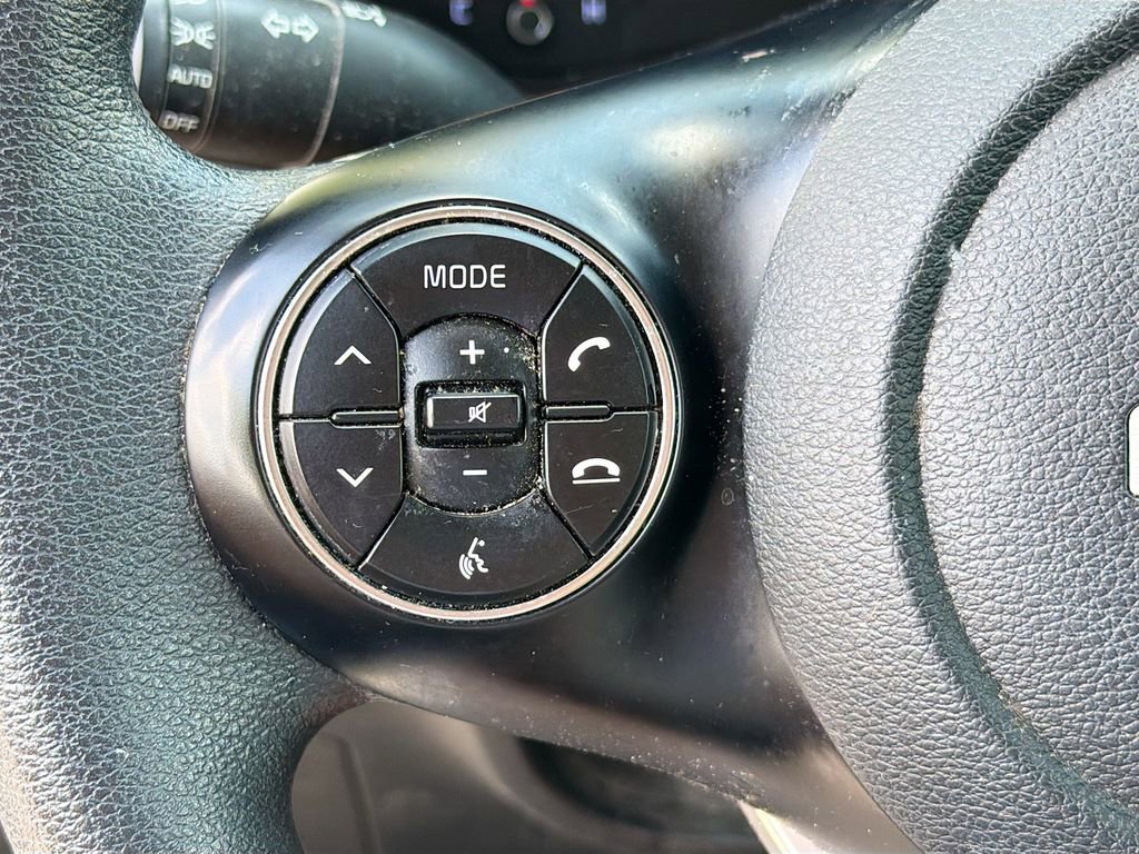 Used 2022 Kia Soul LX FWD image 15