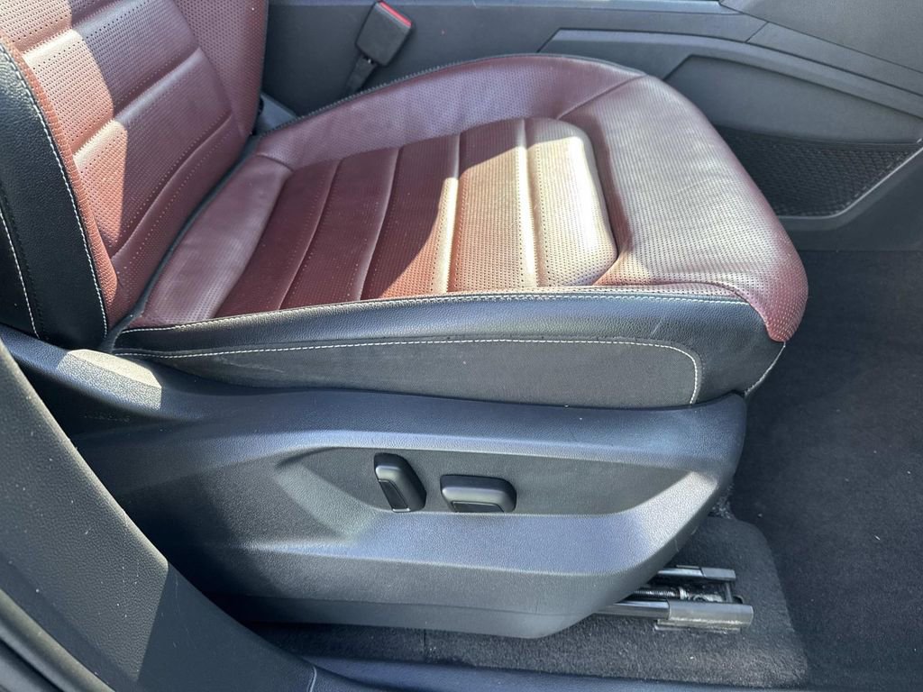 Used 2021 Volkswagen Atlas Cross Sport SEL Premium R-Line w/ Cross Sport MDO Package image 13