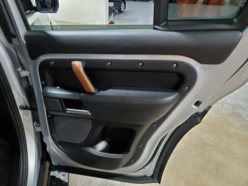 Used 2021 Land Rover Defender 110 X image 24