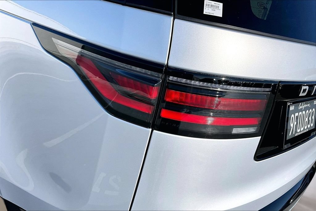 Certified 2023 Land Rover Discovery Metropolitan Edition AWD/4WD image 21