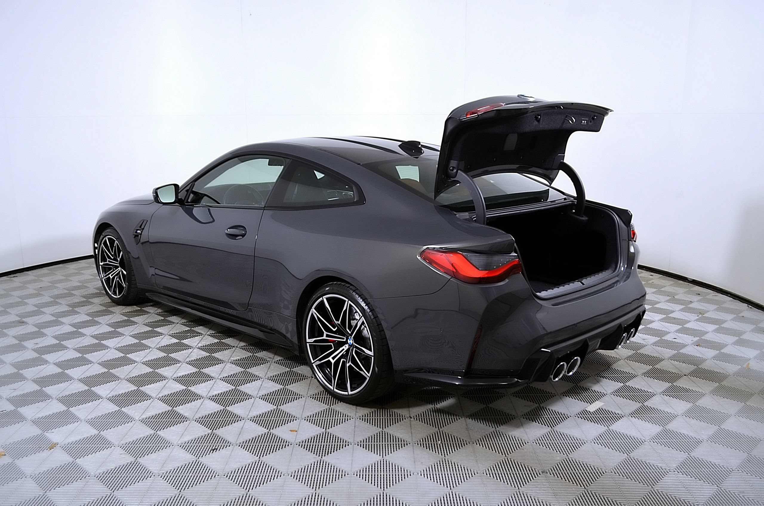 Used 2022 BMW M4 Coupe w/ Executive Package RWD image 10