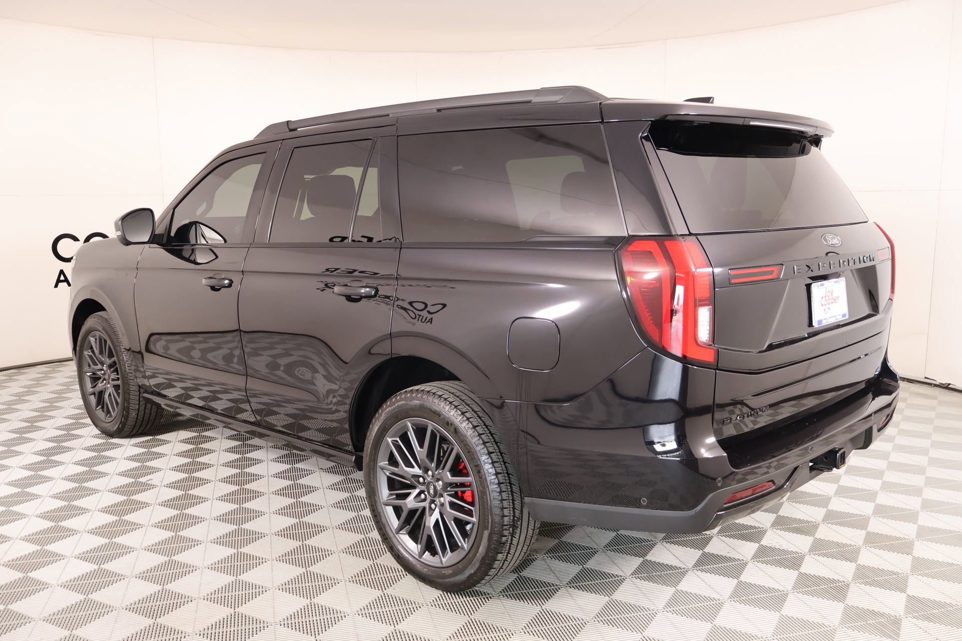 Used 2025 Ford Expedition Platinum w/ Stealth Performance Package AWD/4WD image 25