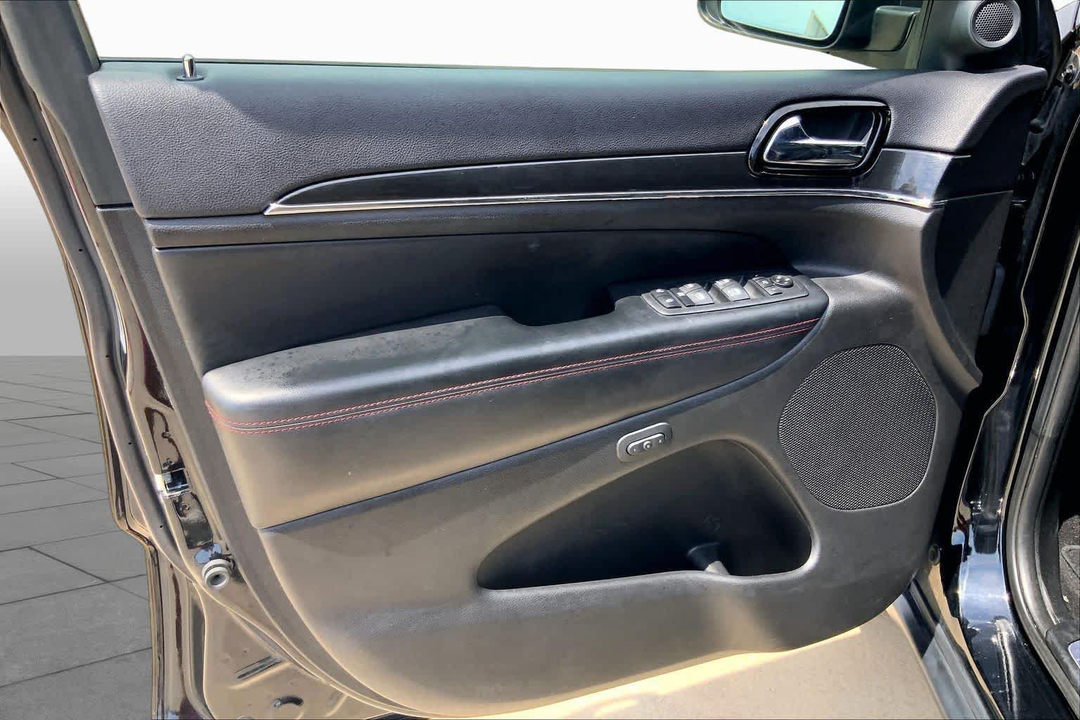 Used 2019 Jeep Grand Cherokee Trailhawk AWD/4WD image 21