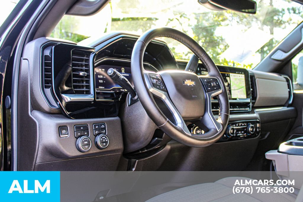 Used 2025 Chevrolet Silverado 3500 LT w/ Safety Package AWD/4WD image 21