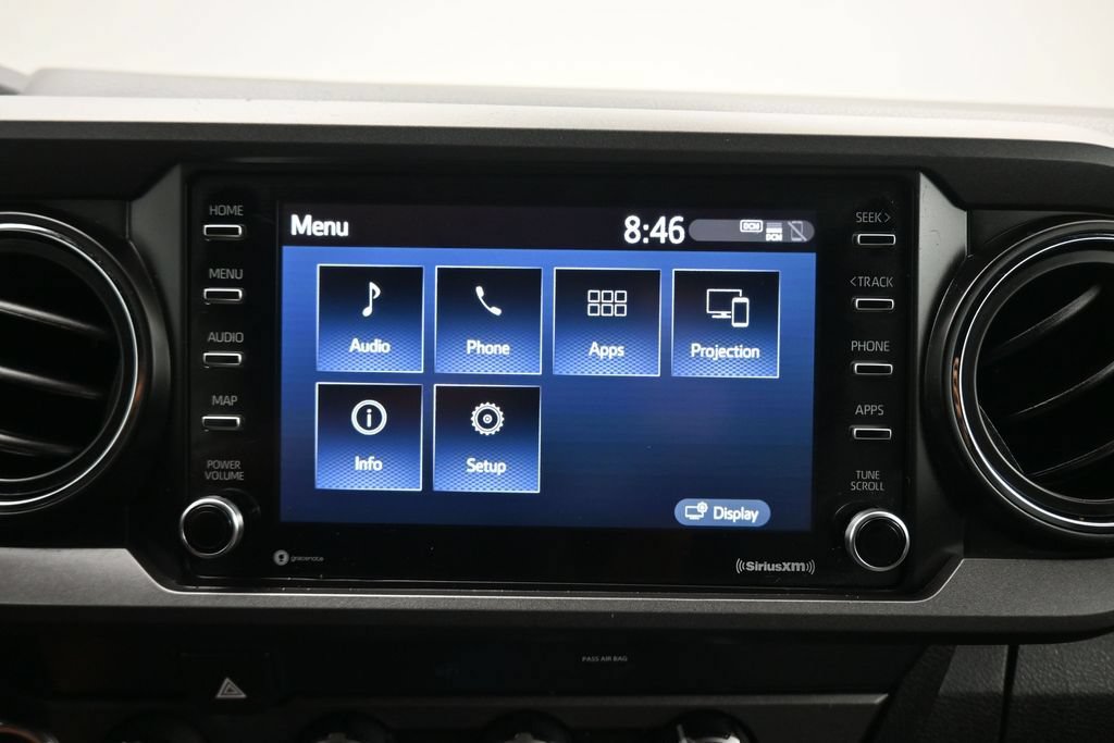 Used 2020 Toyota Tacoma TRD Off-Road w/ Technology Package AWD/4WD image 17