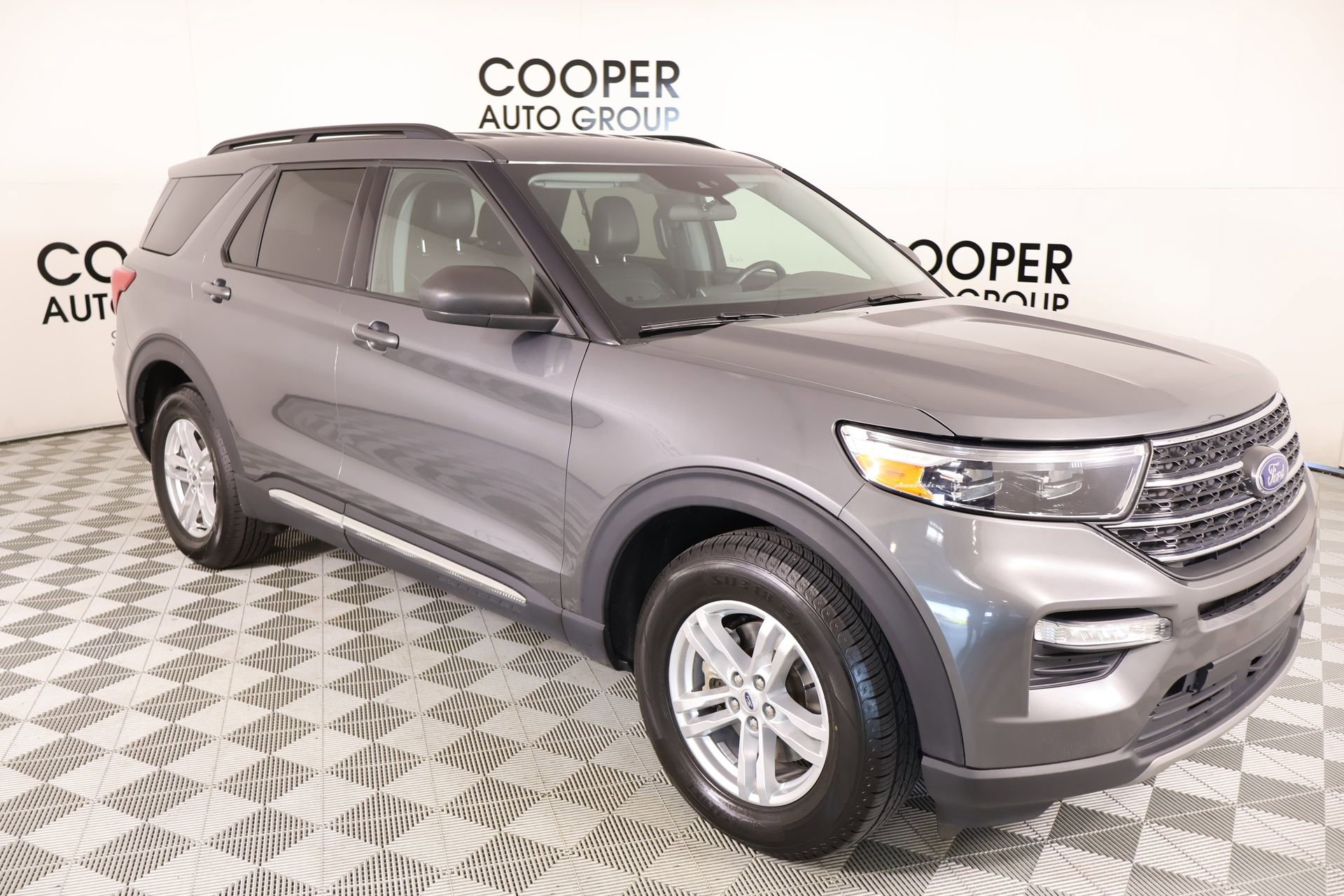 Used 2023 Ford Explorer XLT w/ Equipment Group 202A image 1