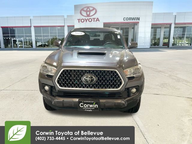 Used 2018 Toyota Tacoma TRD Sport image 3