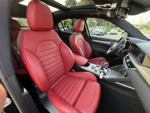 Used 2023 Alfa Romeo Stelvio Veloce AWD/4WD image 25