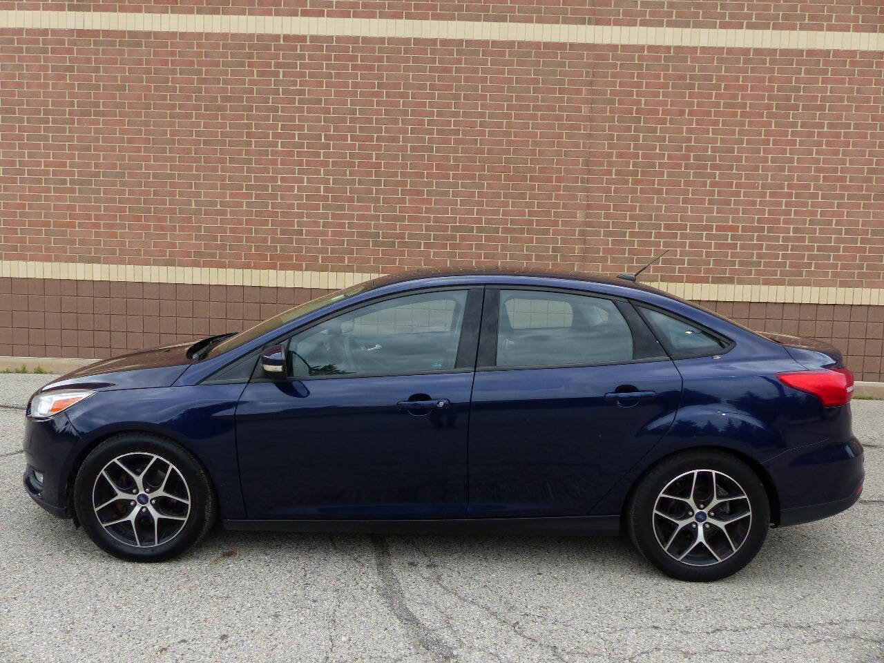 Used 2017 Ford Focus SEL FWD image 5