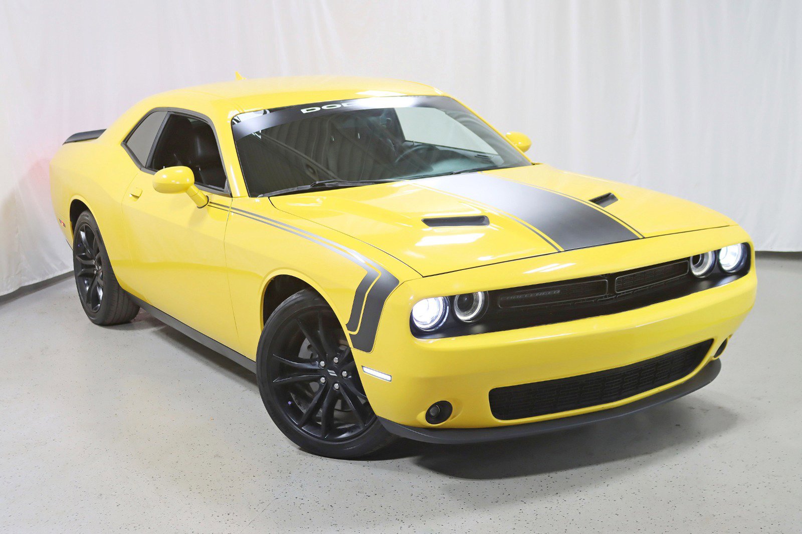 Used 2018 Dodge Challenger SXT Plus image 6