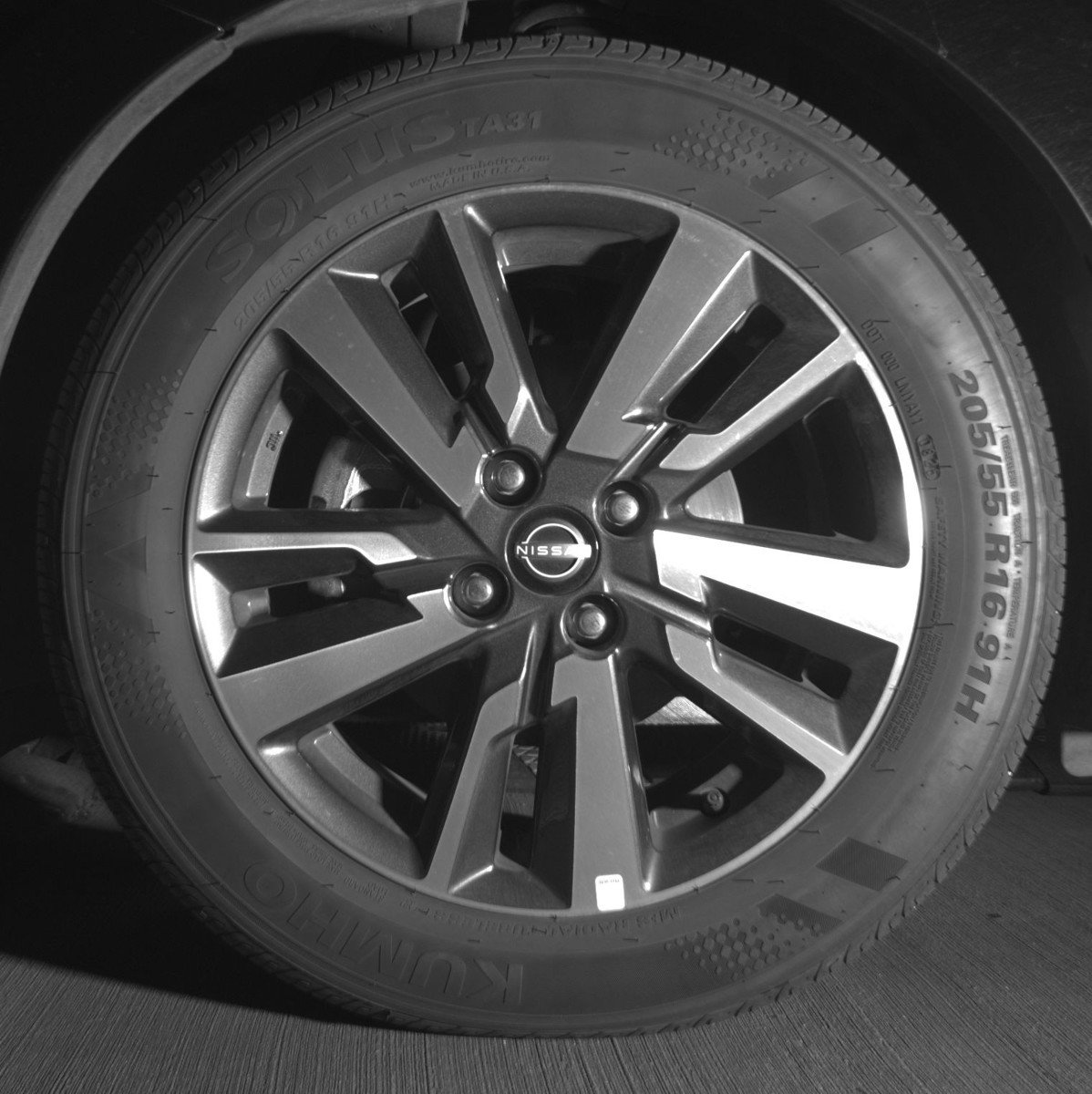 Used 2025 Nissan Versa SV image 12