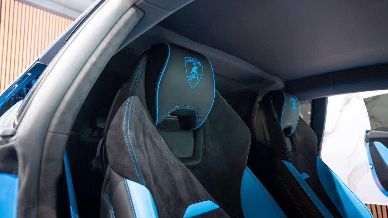 Used 2023 Lamborghini Huracan Tecnica RWD image 32