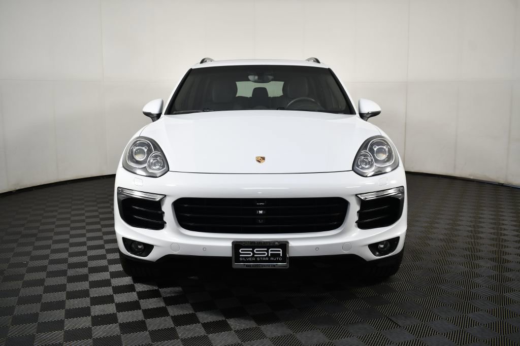 Used 2017 Porsche Cayenne Platinum Edition AWD/4WD image 2