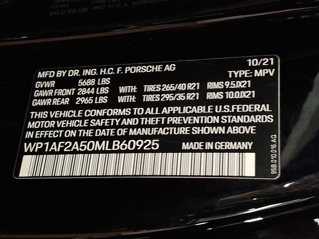 Used 2021 Porsche Macan Turbo image 26