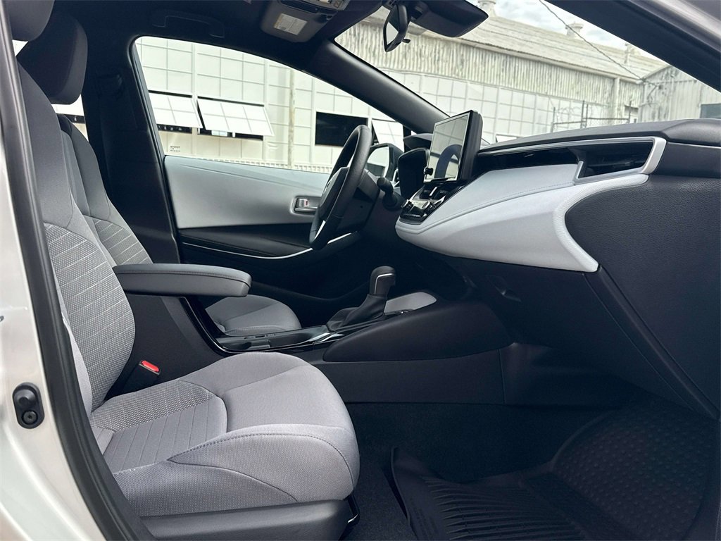 Used 2025 Toyota Corolla SE image 13
