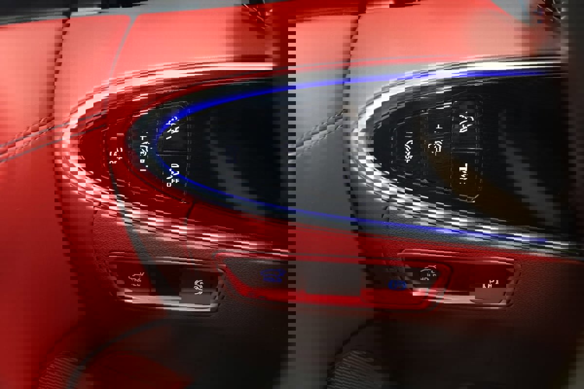 Used 2023 Genesis GV70 2.5T w/ Sport Prestige Package image 36