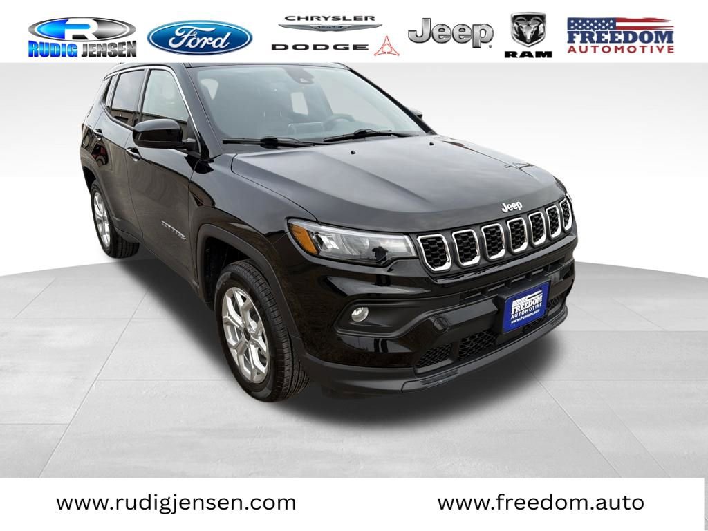 Used 2025 Jeep Compass Latitude w/ Sun & Sound Group image 7