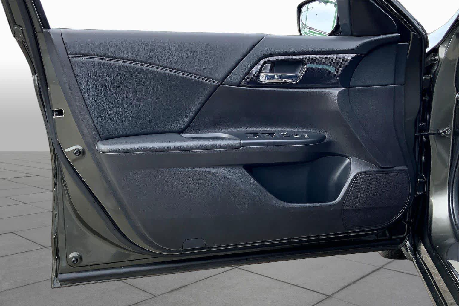 Used 2014 Honda Accord Sport image 22