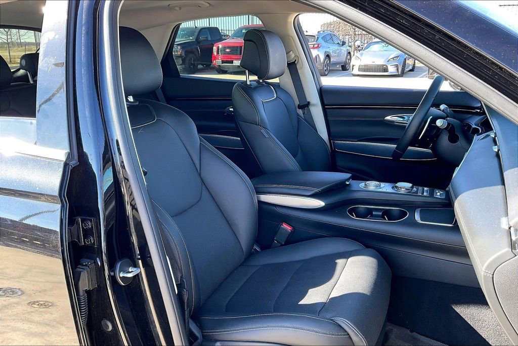 Used 2024 Genesis GV70 2.5T w/ Select Package image 10