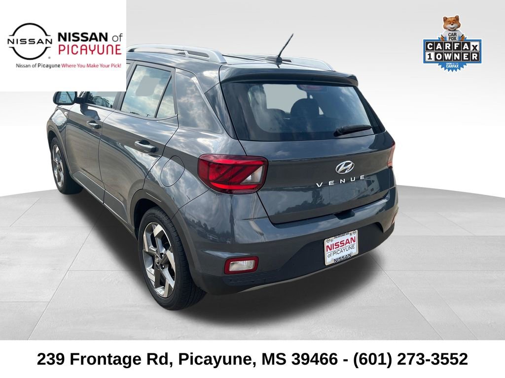 Used 2025 Hyundai Venue SEL FWD video 3