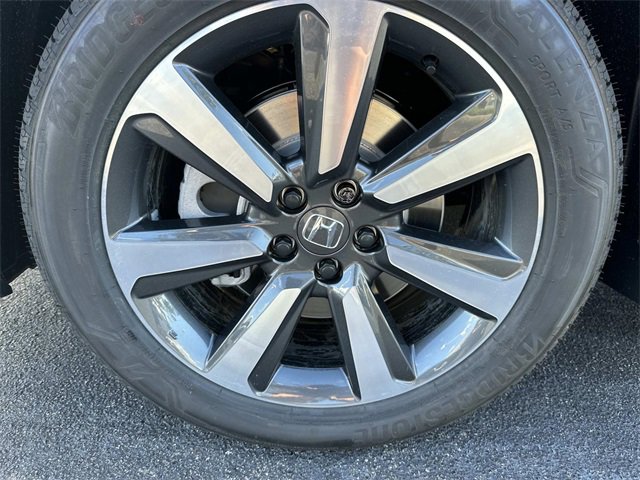 New 2025 Honda Pilot Touring image 11
