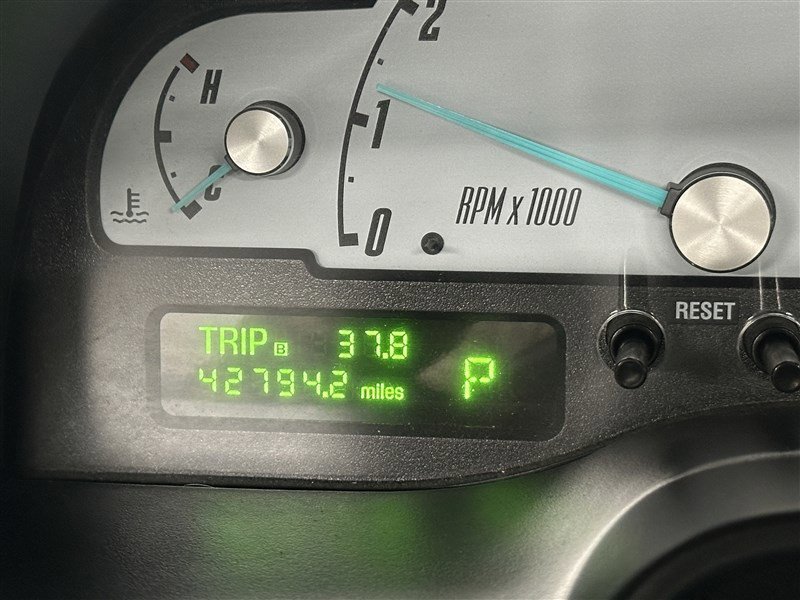 Used 2002 Ford Thunderbird Deluxe image 38