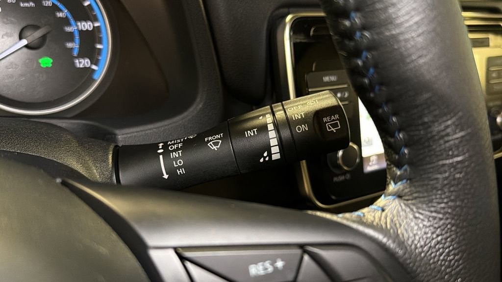 Used 2018 Nissan Leaf SV w/ SV Technology Package image 30