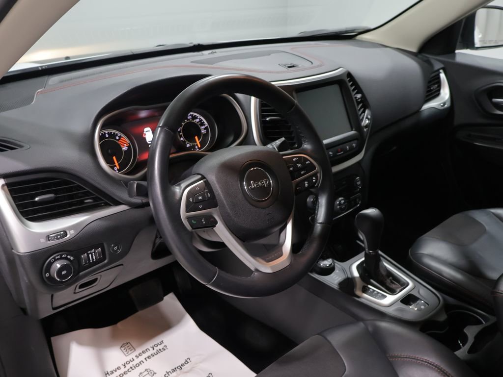 Used 2016 Jeep Cherokee Trailhawk w/ Comfort/Convenience Group image 16