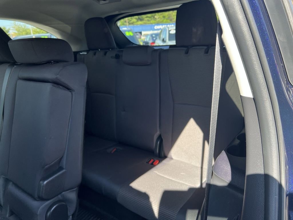 Used 2023 Toyota Highlander L AWD/4WD image 24