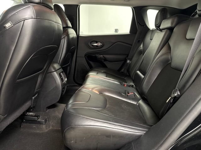 Used 2020 Jeep Cherokee Latitude Plus AWD/4WD image 19