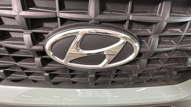 Certified 2026 Hyundai Venue SE FWD image 8